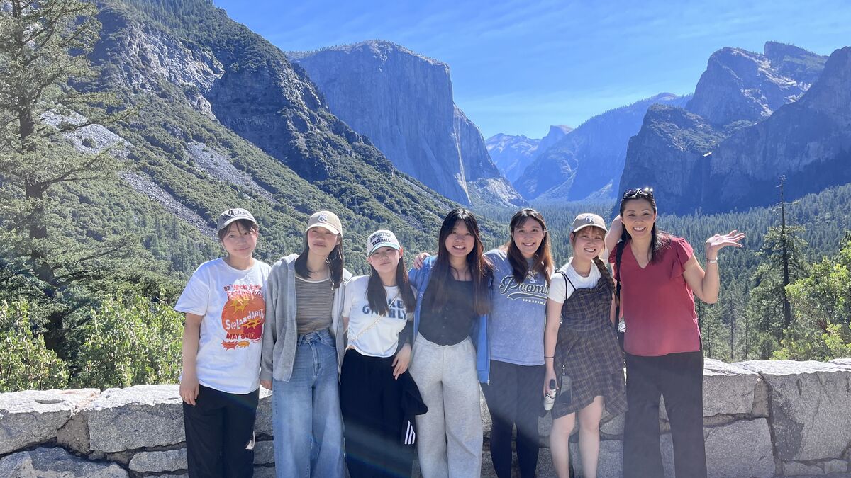 ISMP mentors and students together